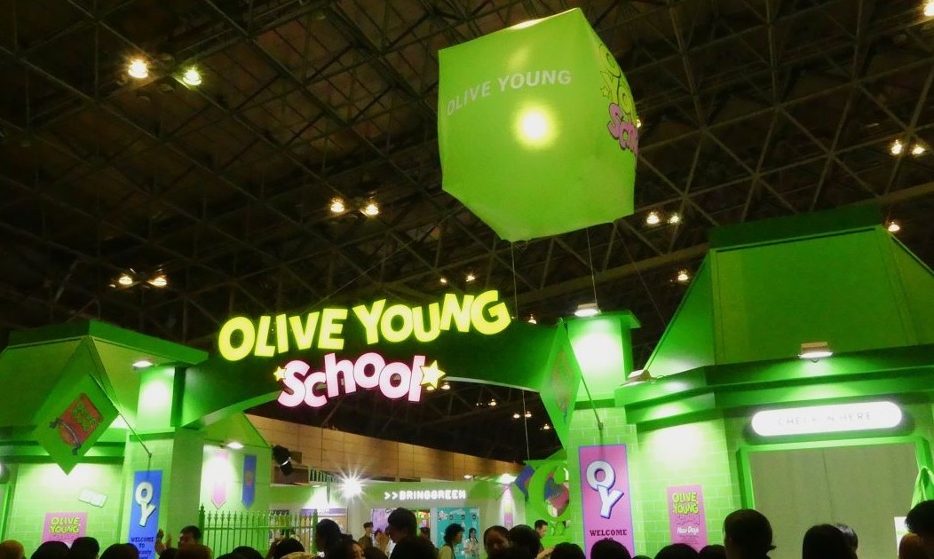 KCON JAPAN 2025のオリーブヤングブースの様子