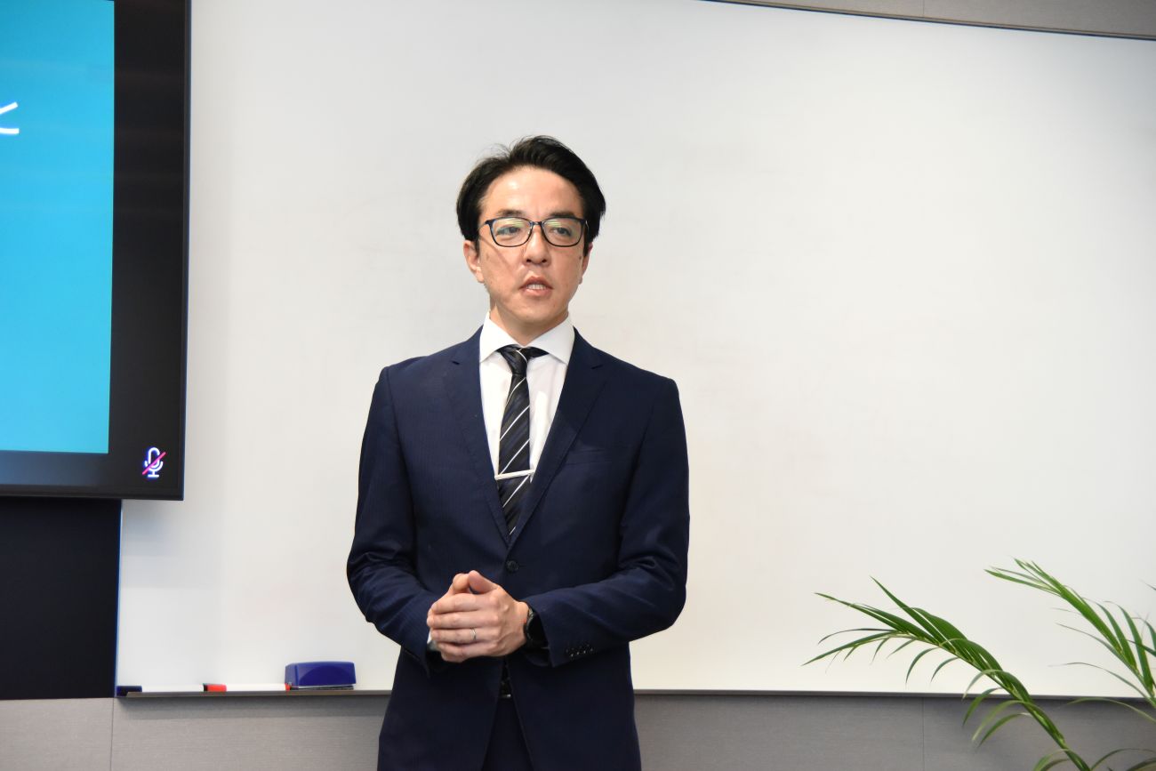 画像を説明するテキストなくても可