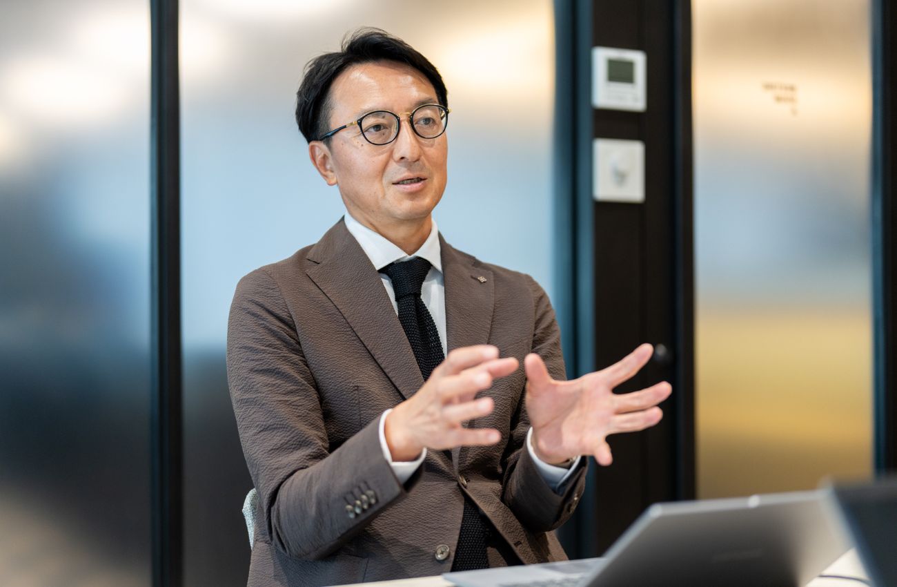 株式会社デコム　代表取締役社長　大松 孝弘氏　2004年にデコムを設立し、一貫してインサイトリサーチやアイデア開発に携わってきた。インサイトリサーチの手法を体系化した『図解やさしくわかるインサイトマーケティング』（日本能率協会マネジメントセンター）を2006年に執筆。その後2017年に上梓した書籍『「欲しい」の本質』は、発売以来ロングセラーに。現在もインサイトを軸に、企業の課題解決や人財育成に取り組む。